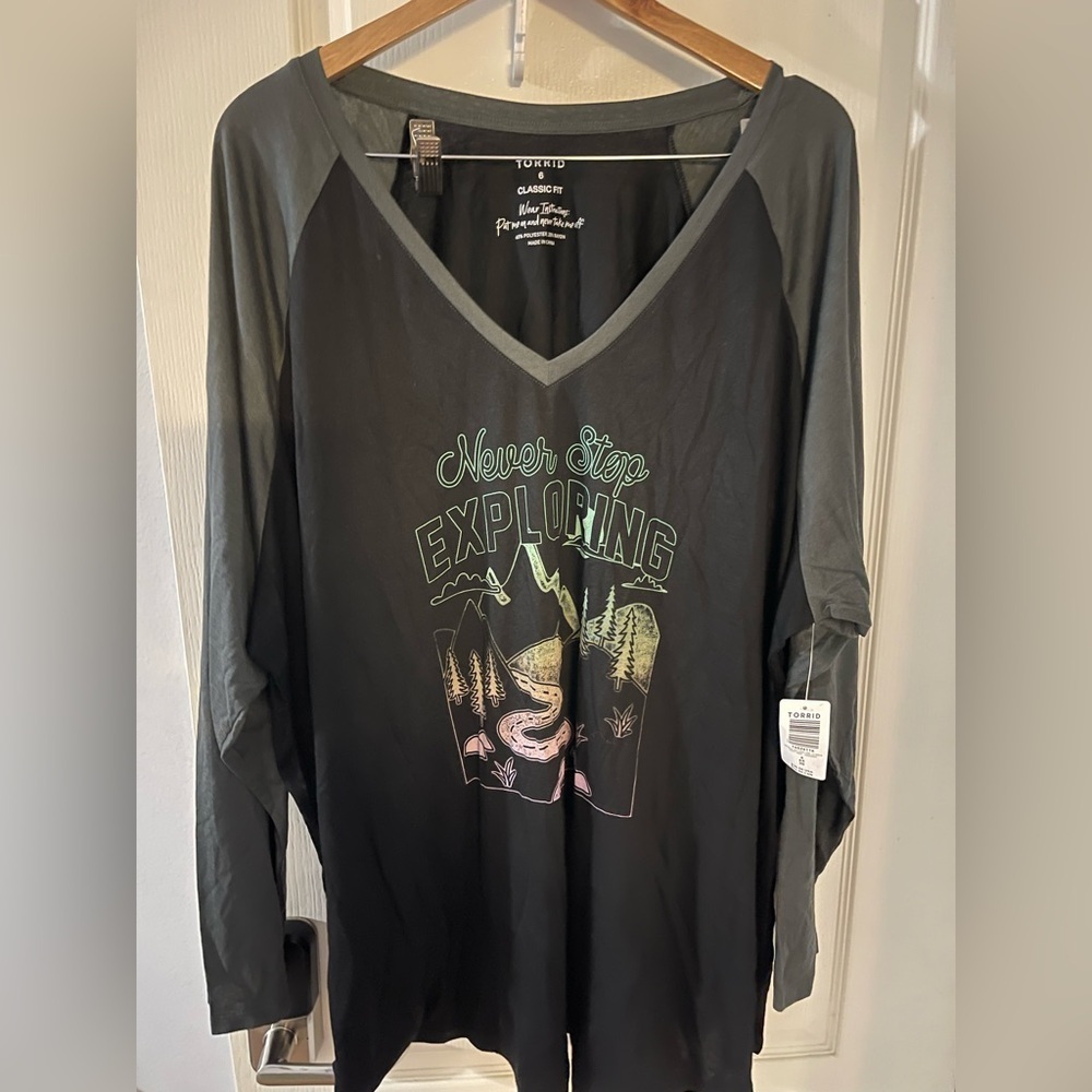 Torrid Gray‎ and Black Long Sleeve Graphic Tee